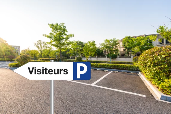 Panneau Parking Visiteurs à Gauche ROUT-0133