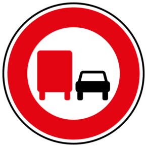 Panneau Interdiction aux Camions de Plus de 3,5 T de Dépasser - B3a